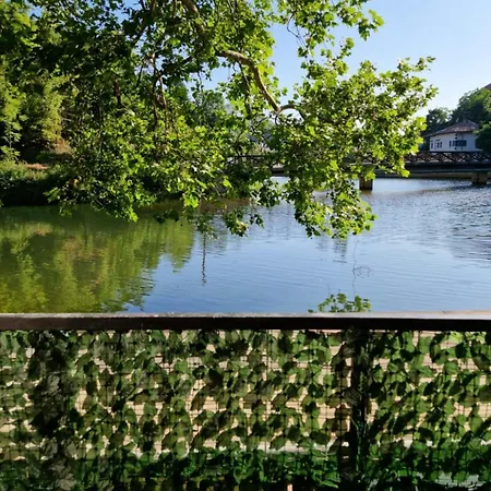 Pansion River Gasthuis 4*